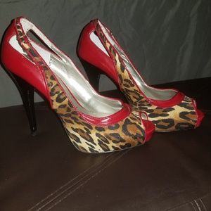 Peeptoe heel shoes